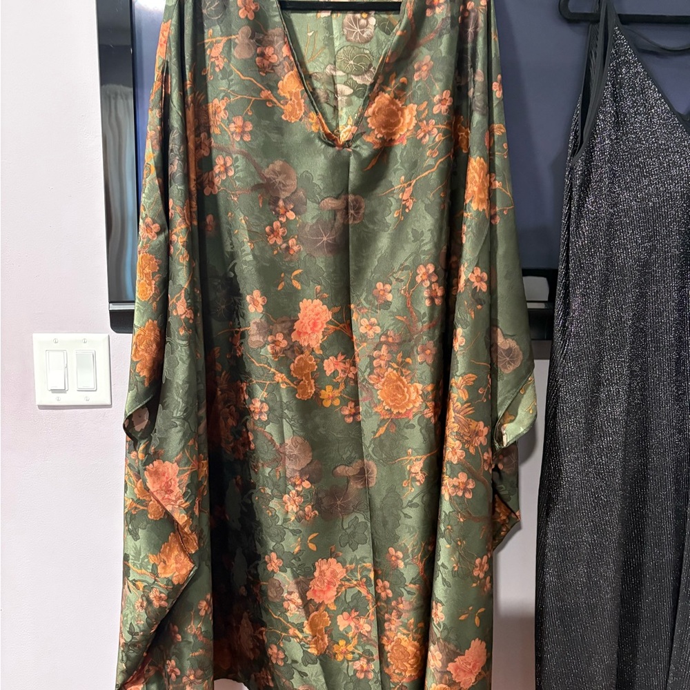 Elegant Floral Kaftan